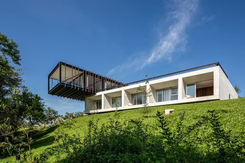 Vai construir? Entenda por que a orientação solar do terreno é essencial para o conforto da sua casa